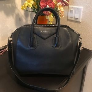 Givenchy Medium Antigona